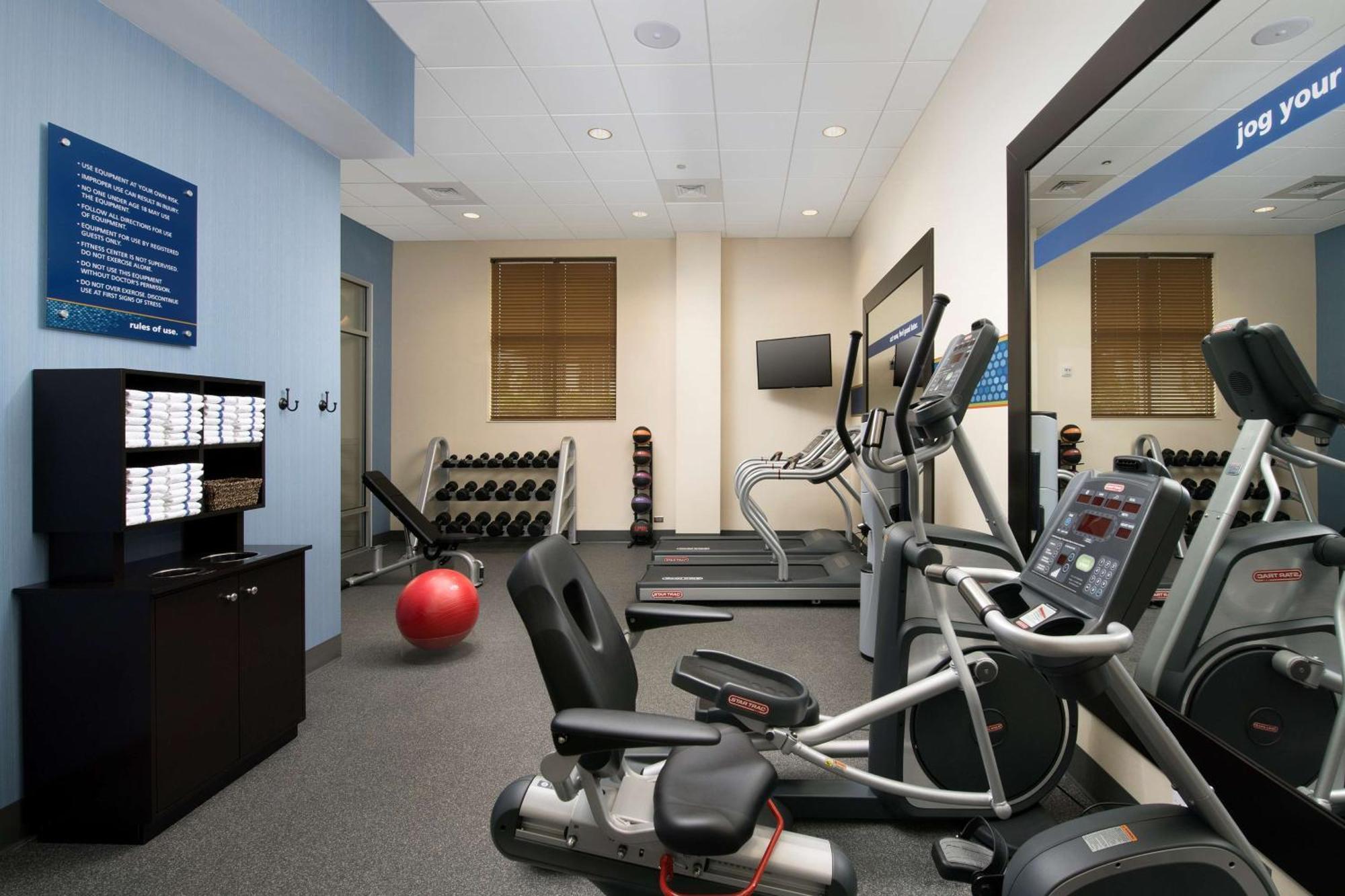 Hampton Inn Wilmington Downtown Екстериор снимка
