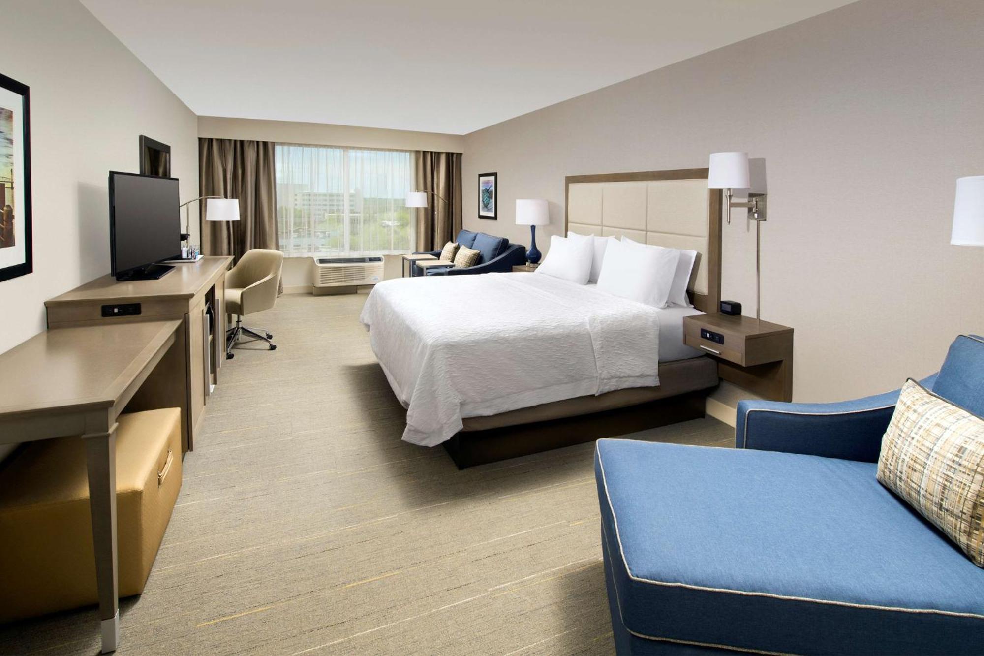 Hampton Inn Wilmington Downtown Екстериор снимка