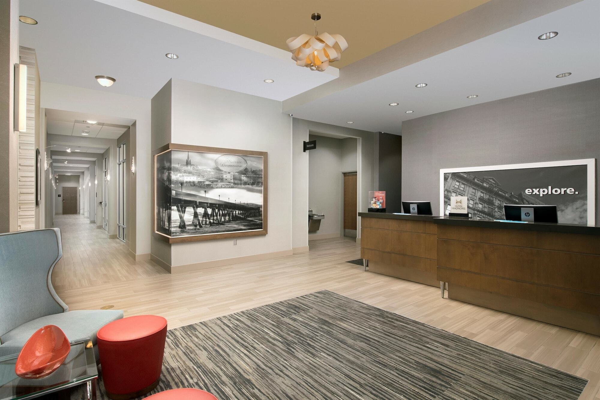 Hampton Inn Wilmington Downtown Екстериор снимка